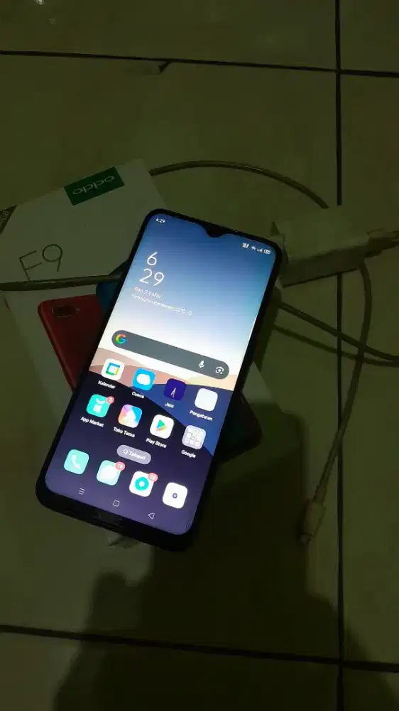 Hp oppo F9 ram4/64 jusl aja jarang di pake mungkin ada yg minat bisa