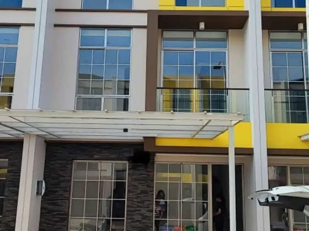 Dijual rugi rumah pik2 uk: 6x10m2 3 lantai 3 kamar siap huni