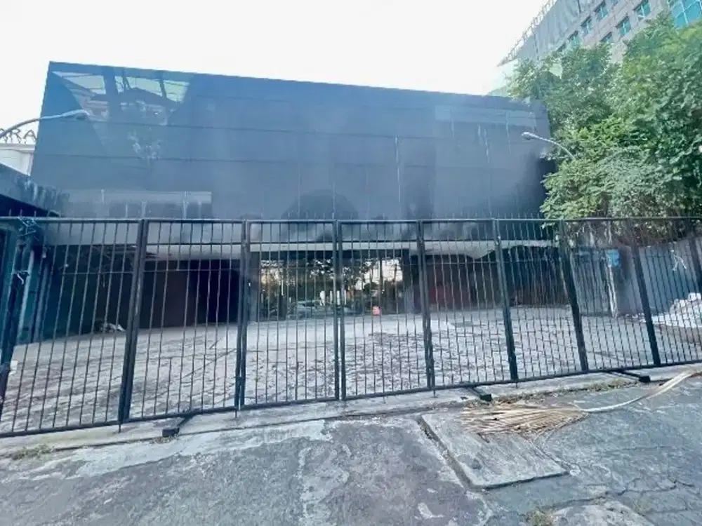 DIJUAL CEPAT ! Kantor Ex. Showroom Jl. Raya Diponegoro Surabaya Pusat