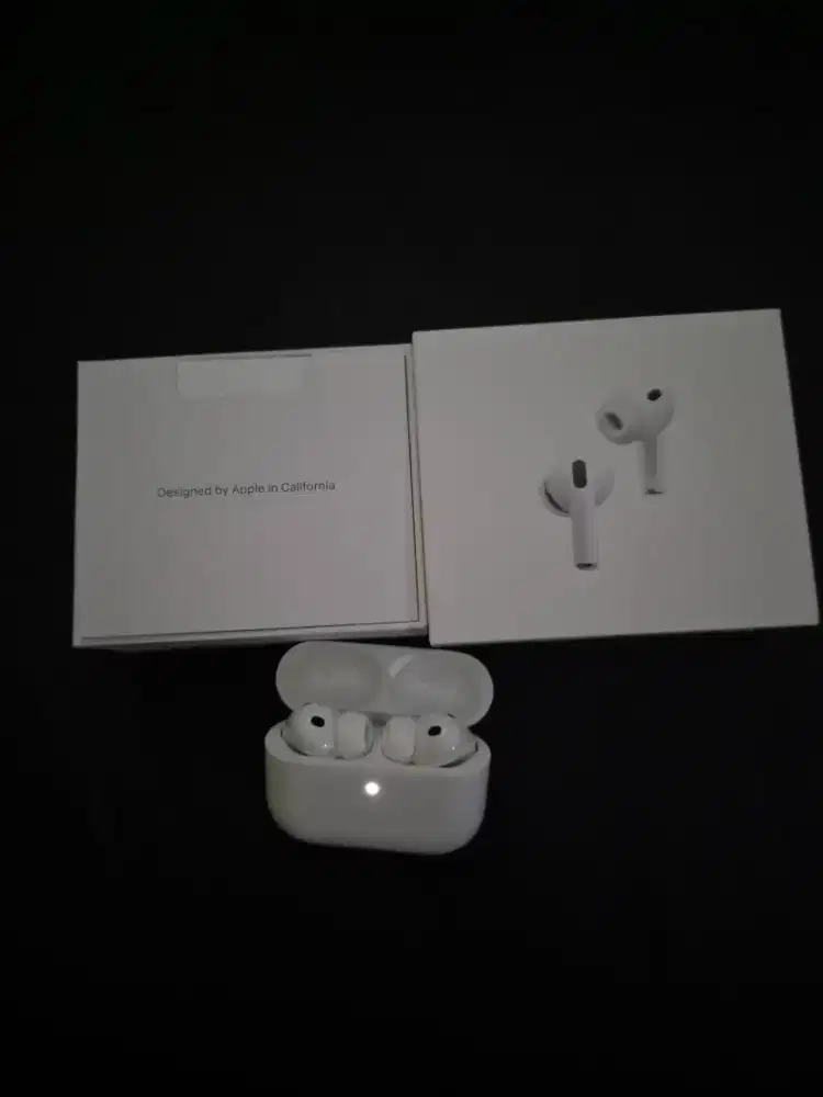 Apple AirPods Pro 3 Garansi Resmi iBox