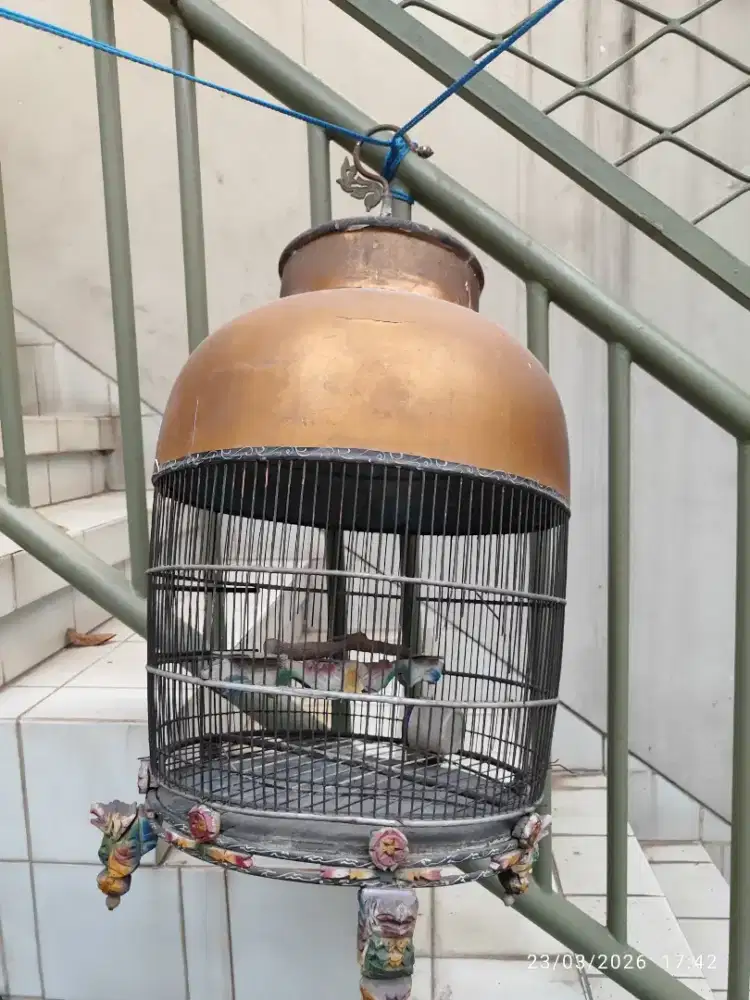 Sangkar Burung Gantung Ukir Vintage Unik – Besar & Kokoh