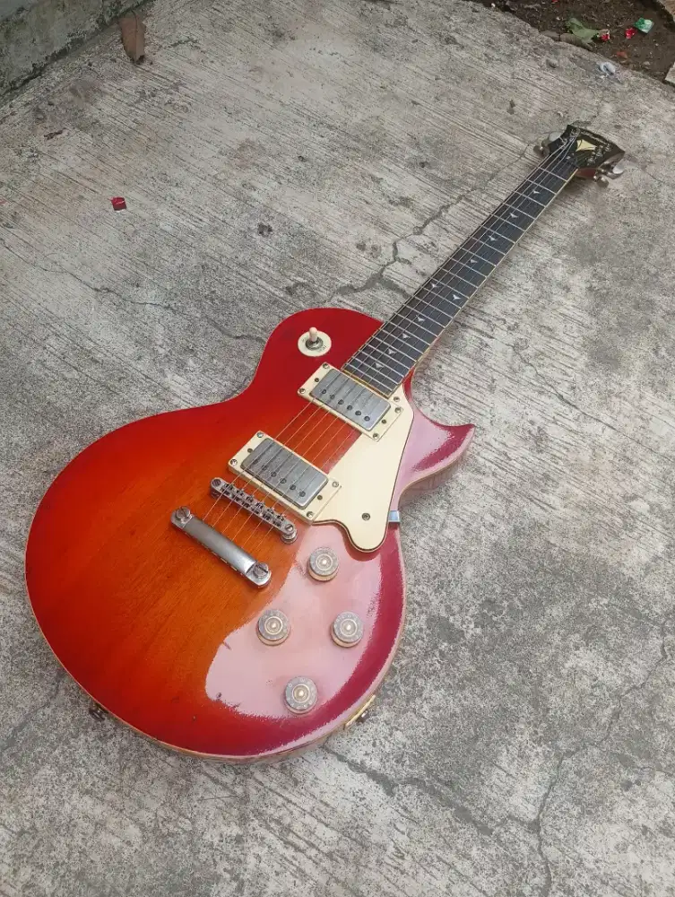 Gitar rare Tradition S20