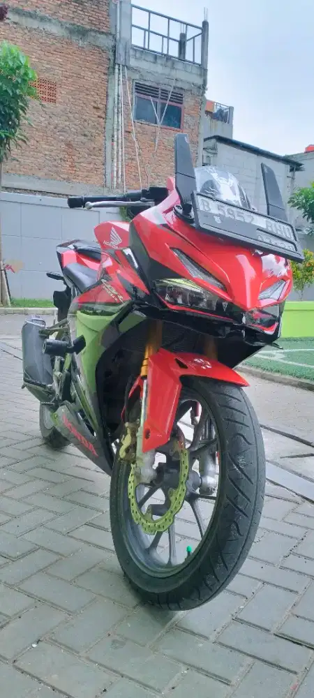 CBR 150R 2023 merah terawat