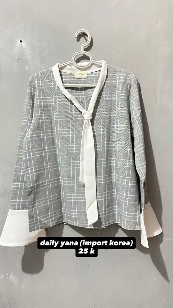 Atasan Wanita Blouse/Kaus