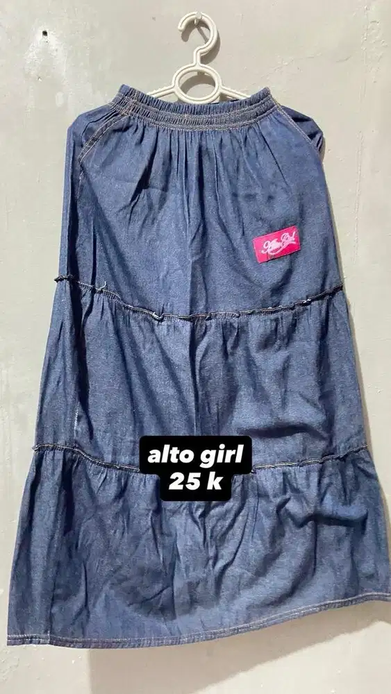 Celana dan Rok Wanita