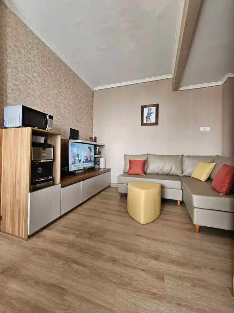 2BR Furnished Renov sangat Cantik Midfloor hadap Timur Shangrilla