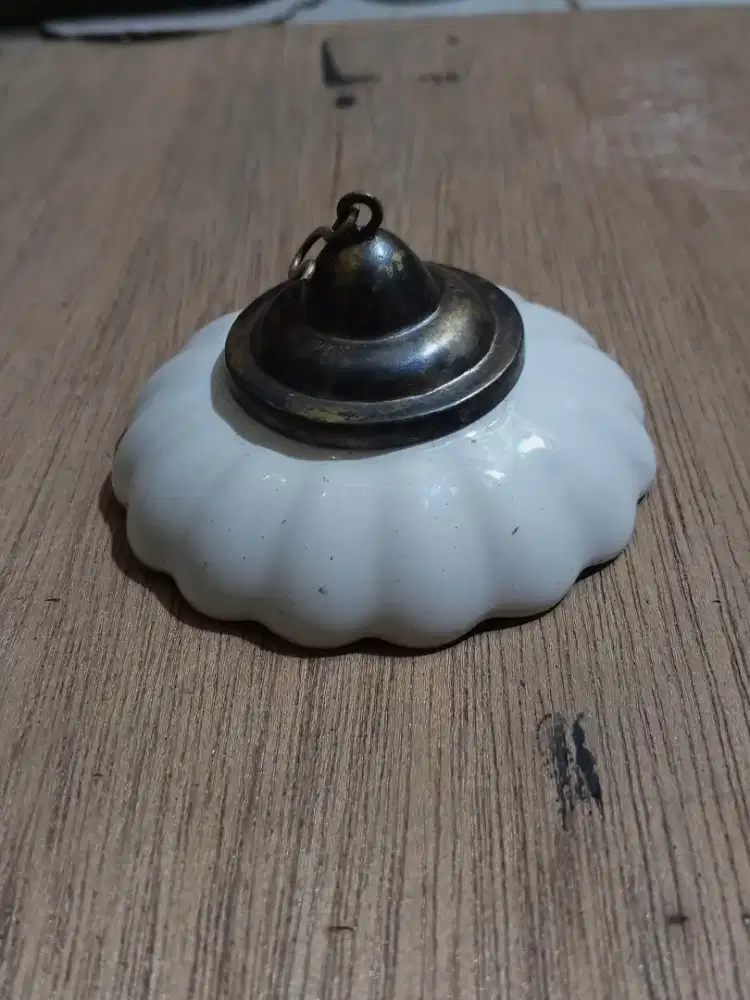 Langesan lampu antik