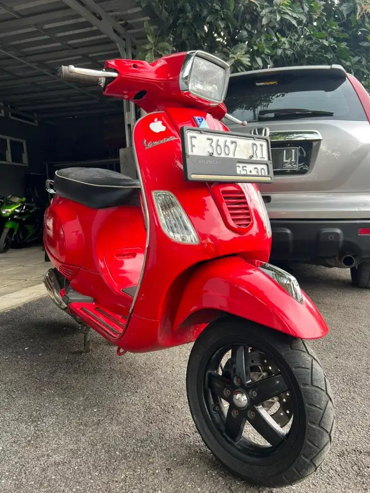 DIJUAL VESPA MATIC LX 150 NEGO