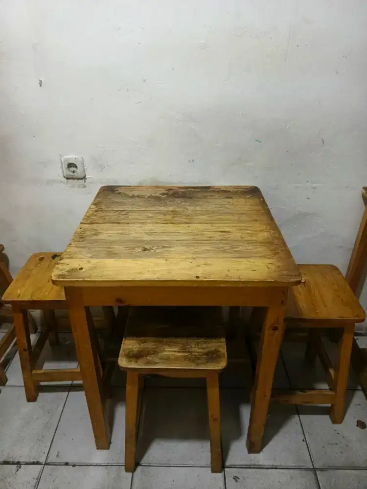 Jual Paket Meja & Bangku Kayu Warkop – Siap Pakai!