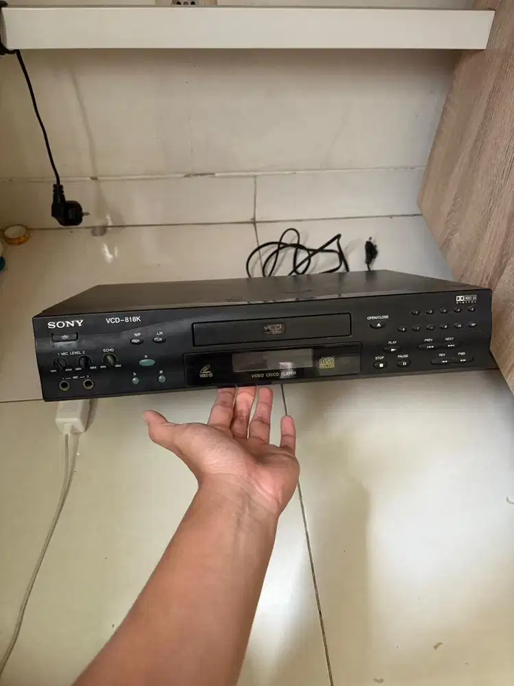 Sony VCD Player Model VCD-818K Hitam