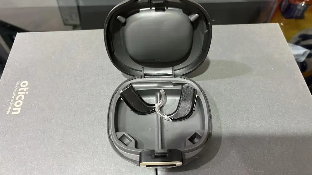 Dijual sepasang alat bantu dengar oticon RIA 2 PRO