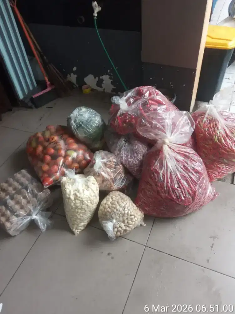 Di Cari Pegawai Pria bagian Packing lalu Kirim sayur ke resto
