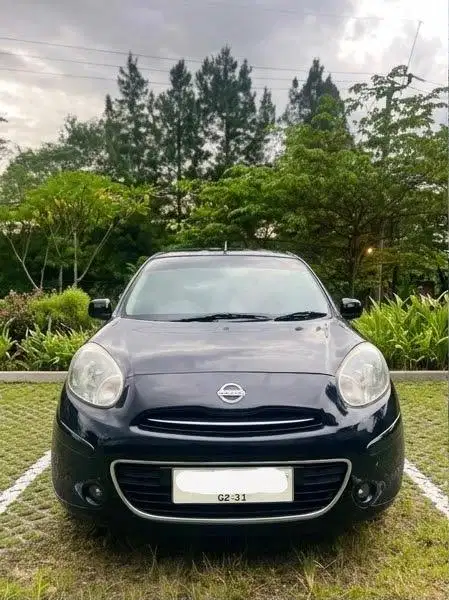 Nissan March 2011 Bensin