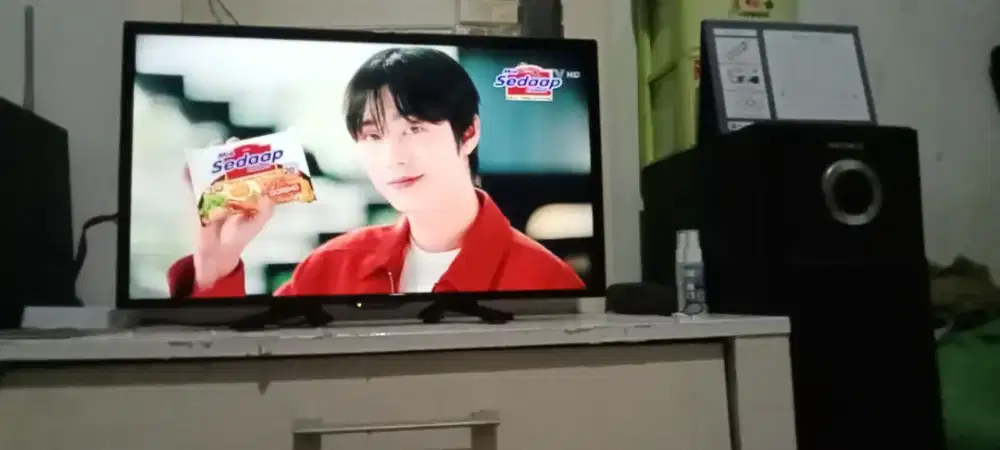 Jual tv led 24inc sharp bagus normal hrg 650rb