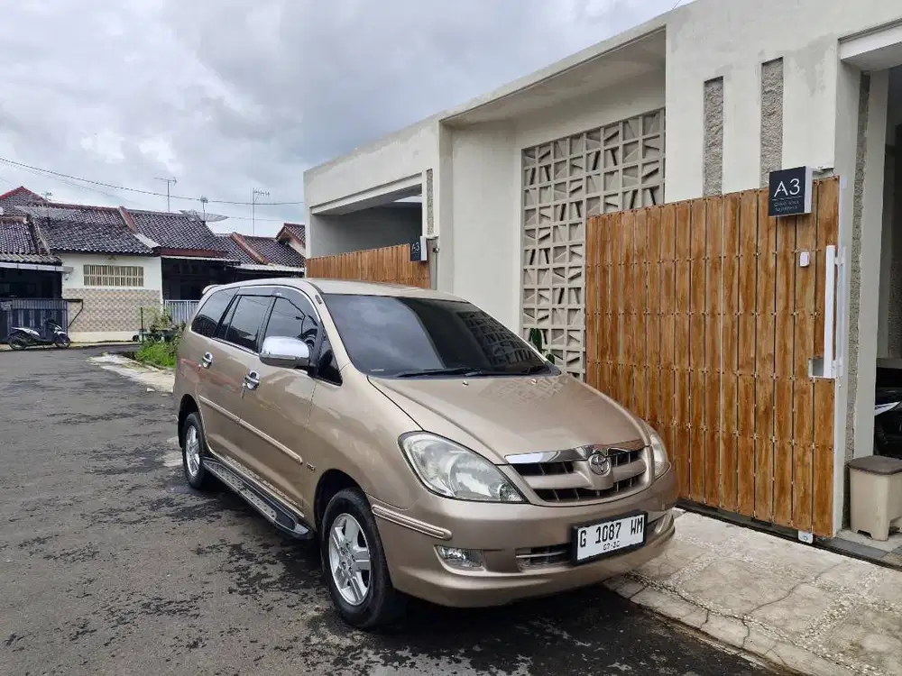TOYOTA KIJANG INNOVA G M/T