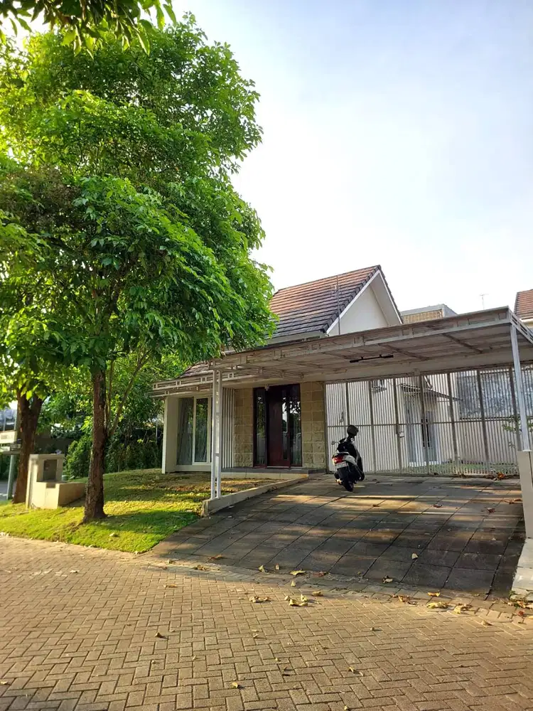 Rumah Hook Halaman Luas di Citra Grand Mutiara