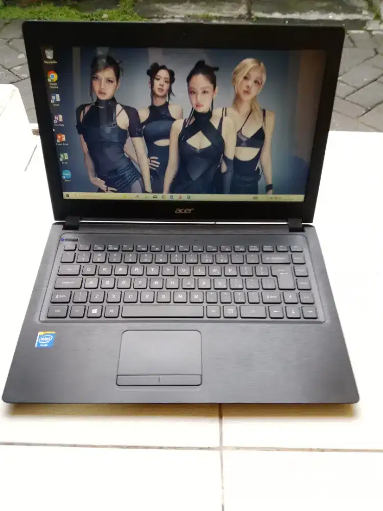 Laptop Acer One RAM 8 GB Normal