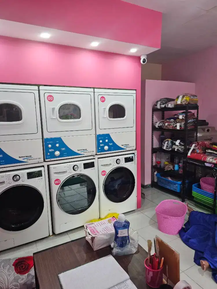 DIBUTUHKAN SEGERA KARYAWAN LAUNDRY