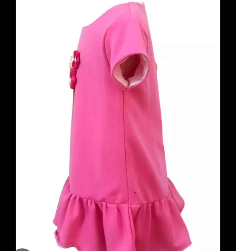 Pakaian layak pakai anak wanita