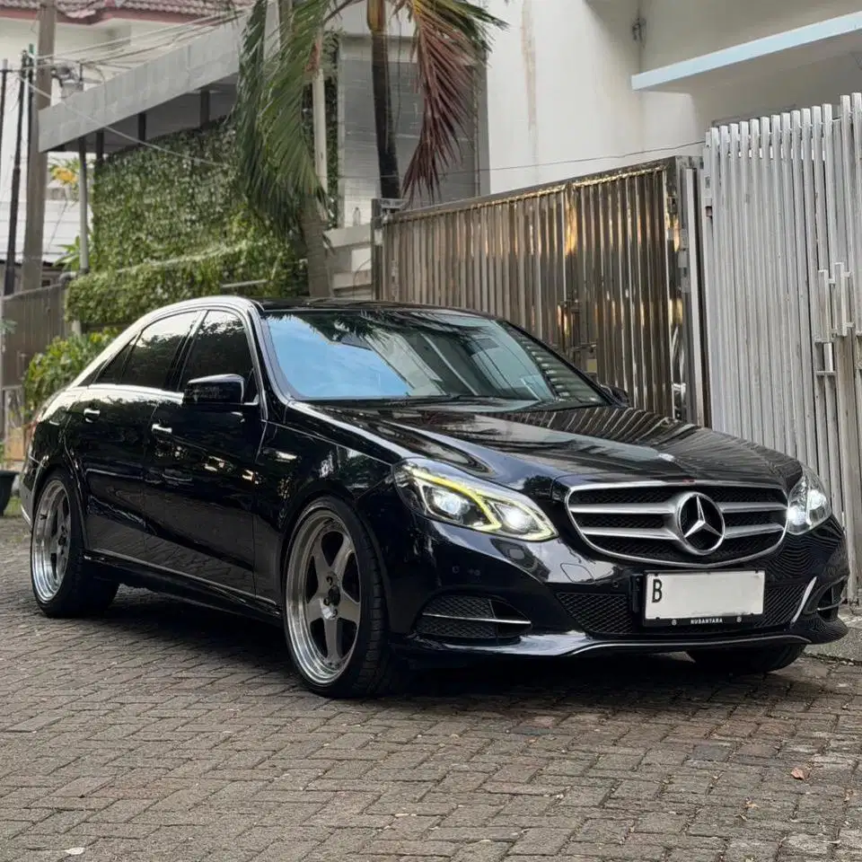 (CASH) Mercedes Benz E250 Avantgarde W212 Facelift 2014