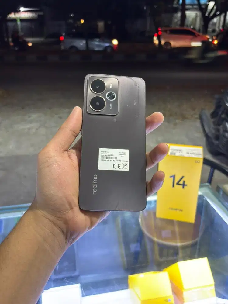 REALME 14 5G Ram 8/256, Kondisi Mulus, Lengkap, Bergaransi.