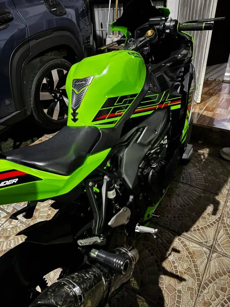 Kawasaki ZX25RR ABS Quickshifter Type Tertinggi
