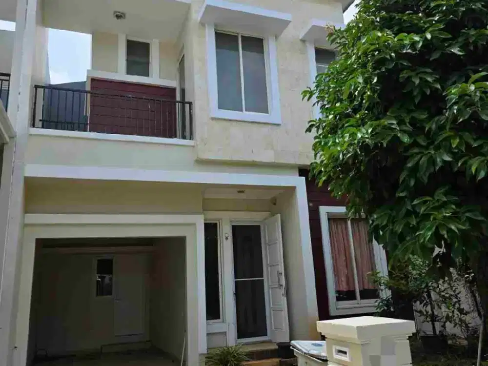 Disewakan Rumah 2 Lantai Semi Furnished di PHG Cluster Chalcedony Gading Serpong