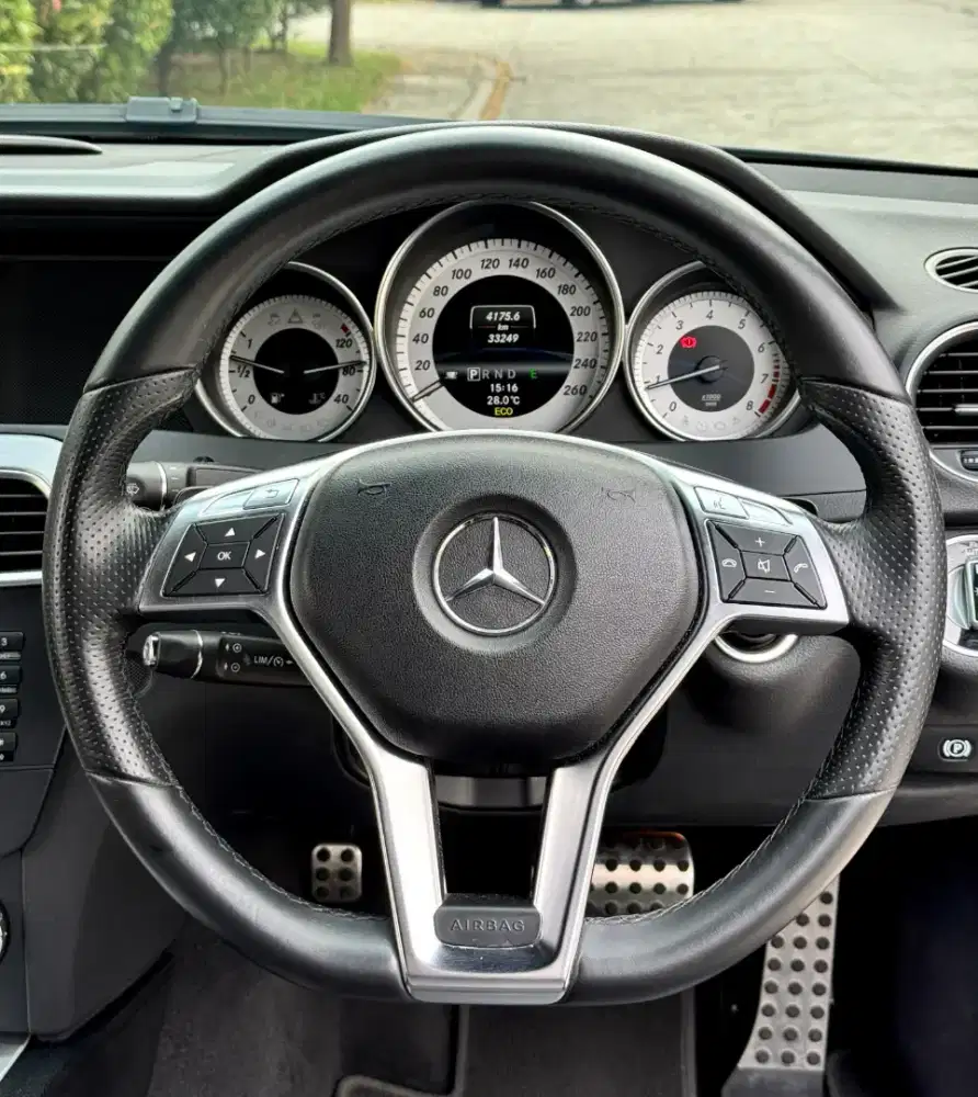 Mercedec benzy C 250  tahun 2013 Kondisi Cakep