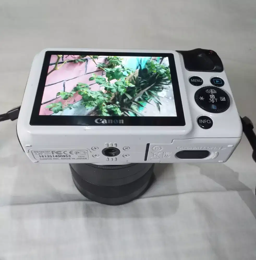 Canon eos m mirroles