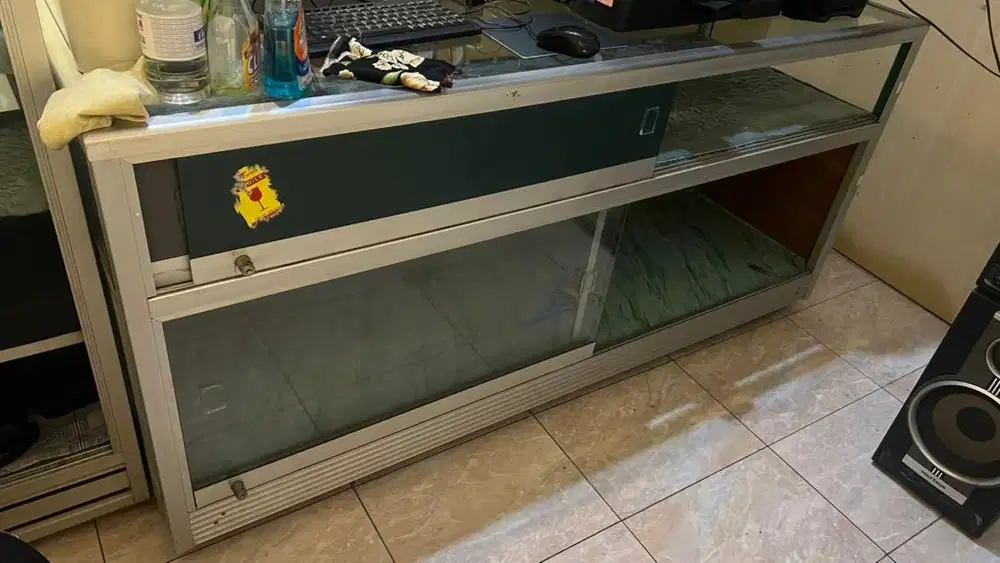 Etalase kaca etalase kamera etalase counter hp etalase usaha
