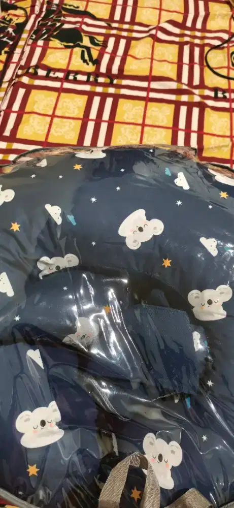 Snobby bantal ibu menyusui