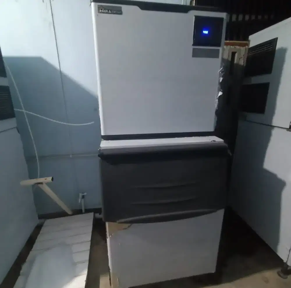 Cari pegawai packing dan antar es kristal