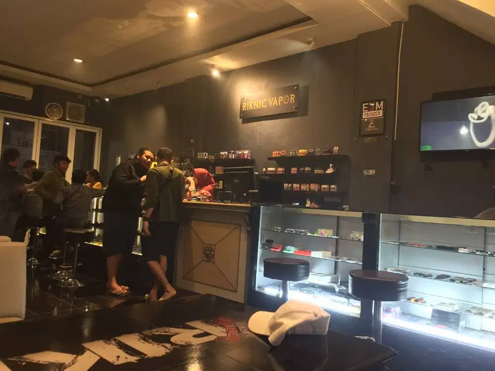 Lowongan Kerja Shop Assistant