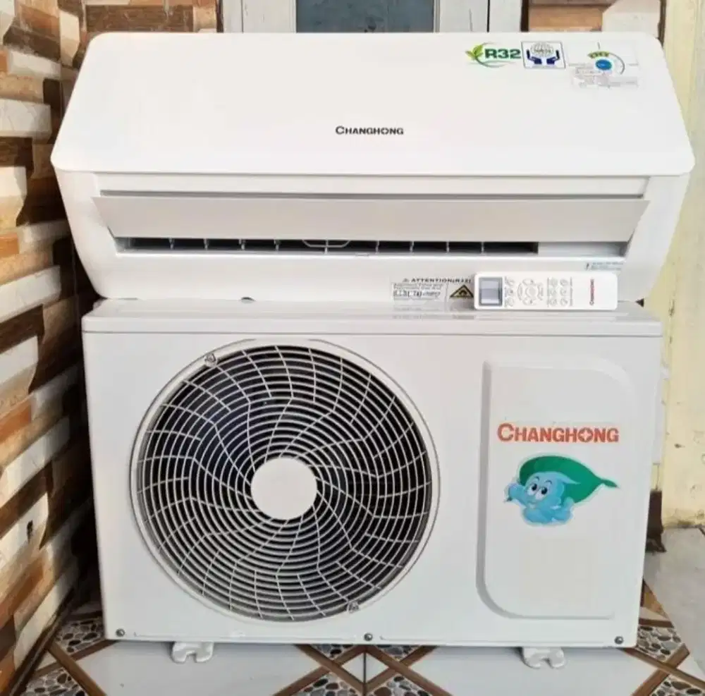 Ready AC Changhong 1/2 pk masih sangat mulus , dingin dan Ori