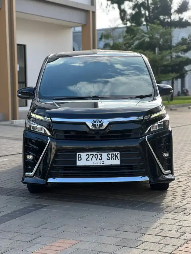 TOYOTA VOXY 2.0 AT 2020 SIAP PAKAI & SUPER MULUS