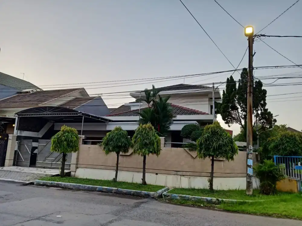 Rumah siap huni di Bendul Merisi, Surabaya Selatan