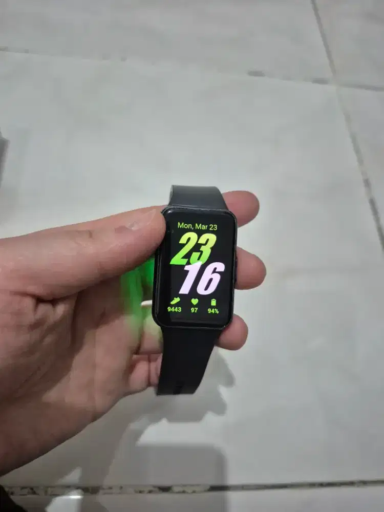 SAMSUNG GALAXY FIT 3 SMARTWATCH / JAM TANGAN