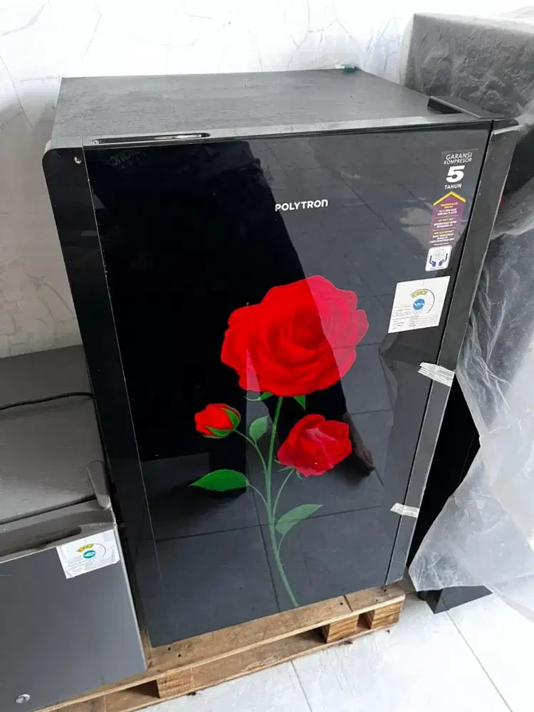 KULKAS POLYTRON 150 L