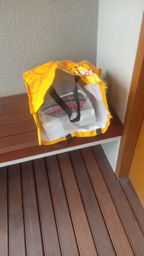 Dibutuhkan pegawai laundry ( ada pengalaman )