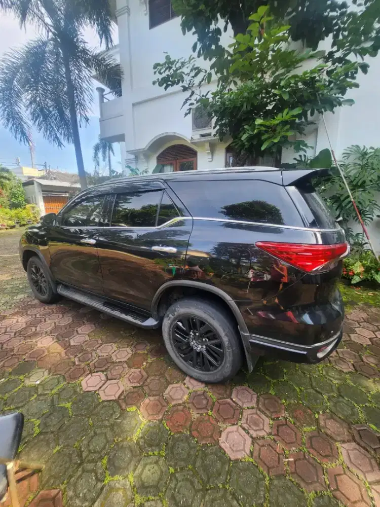 Toyota Fortuner VRZ 4x2 AT Diesel, TRD, Hitam, Tahun 2020