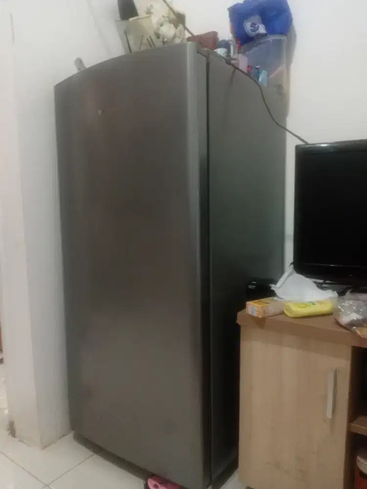 Kulkas hisense second bagus