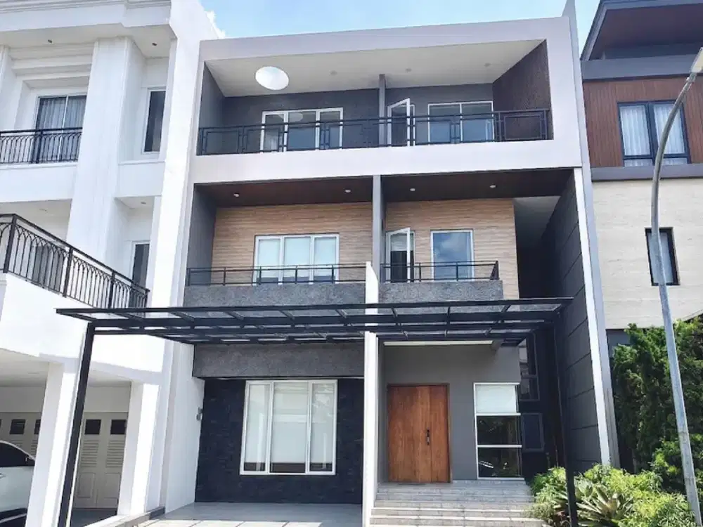 Rumah Mewah 3 Lantai  Alam Sutera, Semi Furnished, Harga Turun!