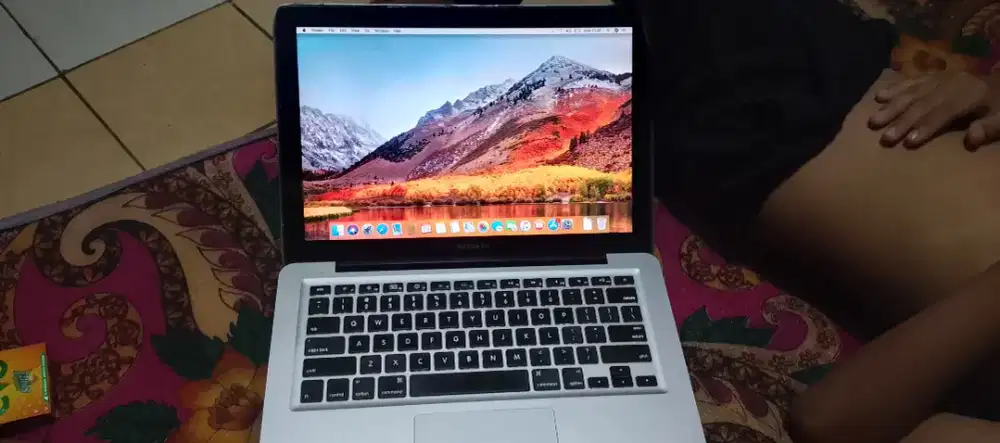 Macbook pro 13 inch mid 2010