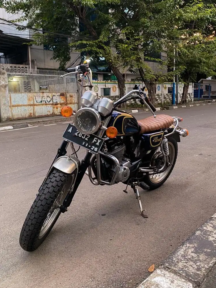 BRITISH STYLE CUSTOM MEGAPRO MONO 150cc