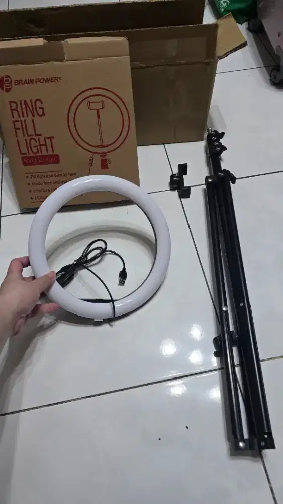 Handphone Ring Fill Light
Kondisi Baru
Di jual karena punya double2