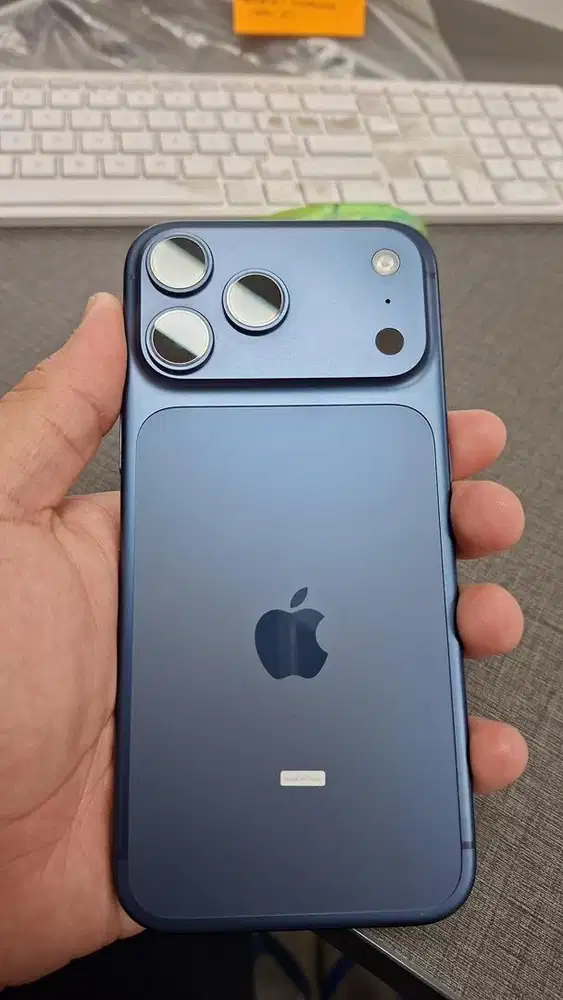 Iphone 17 promax 256gb deep blue