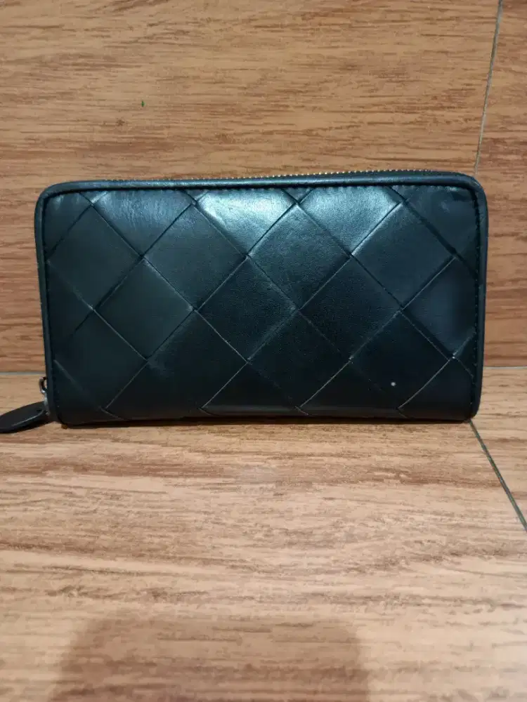 Dompet Ziper Pria Bottega