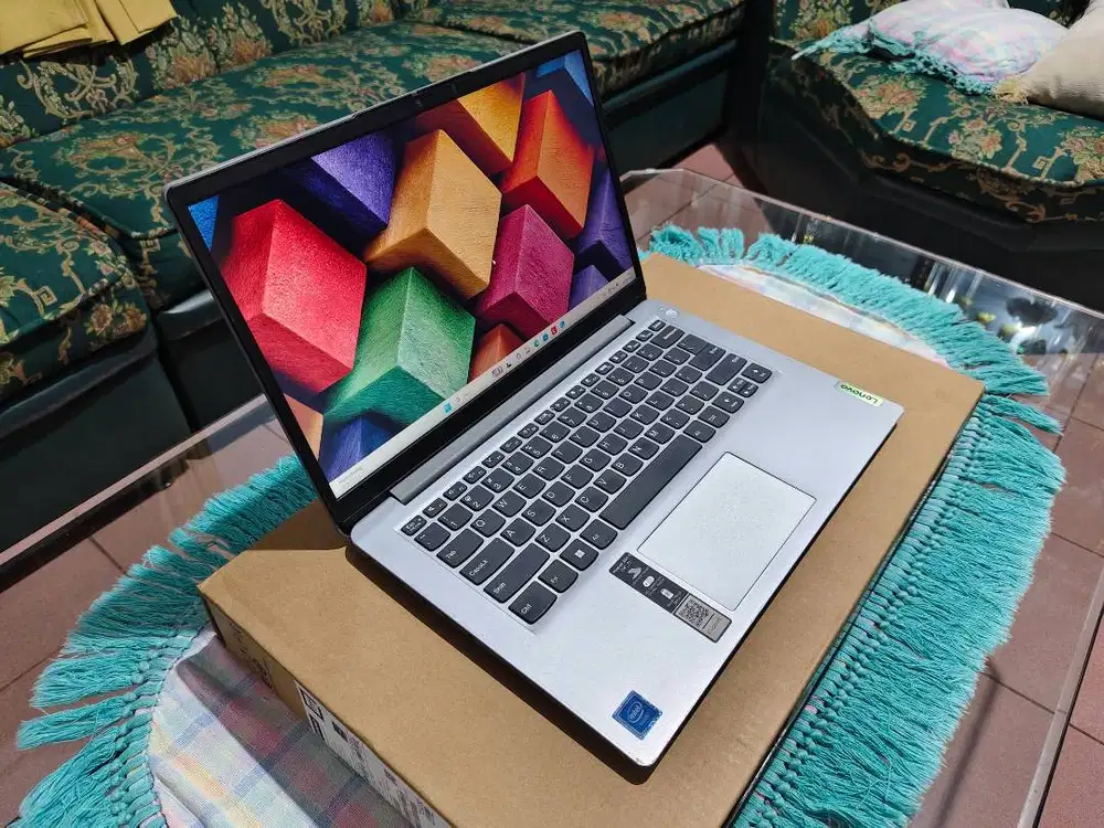 design mewah slim ringan bgt buat dibawa2, kinerja cepat anti lelet