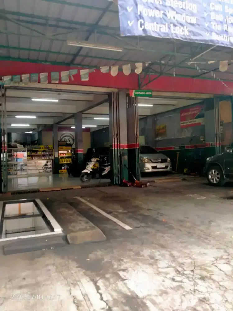 Dicari Mekanik dan Helper mekanik Mobil