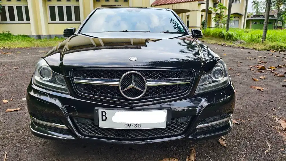 MERCEDES BENZ  MERCY C300 Avantgarde 2012